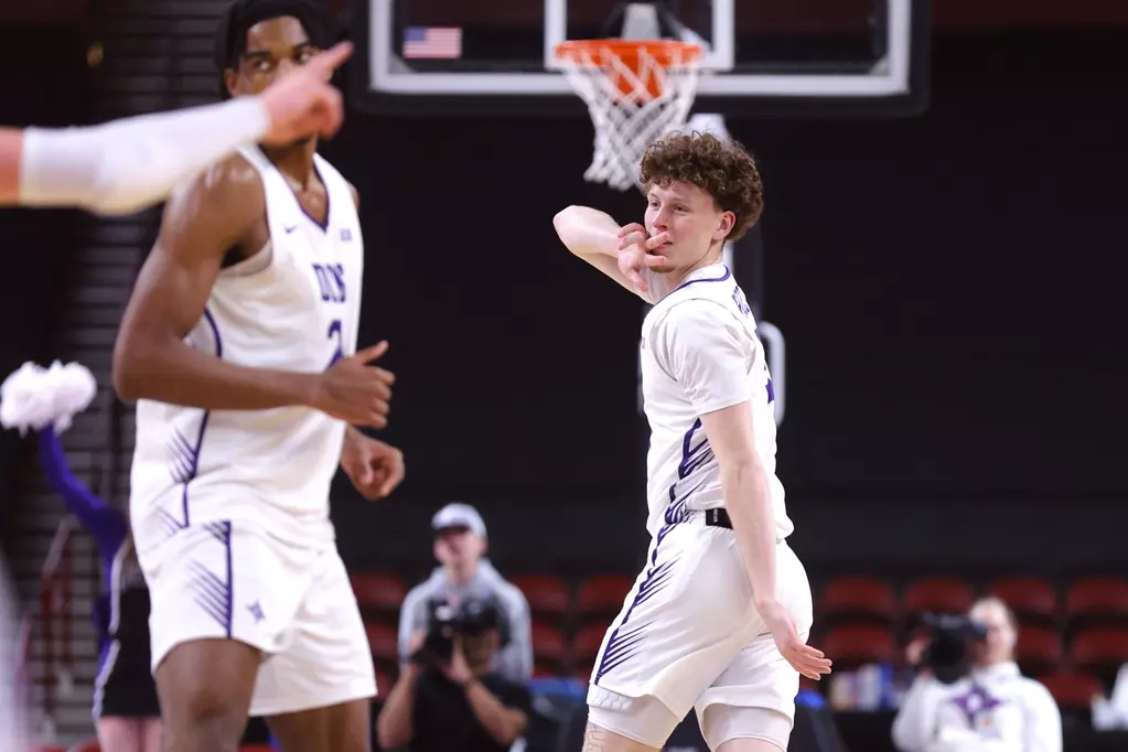 Furman Routs Mercer 96-72 Thanks to Three-Point Barrage