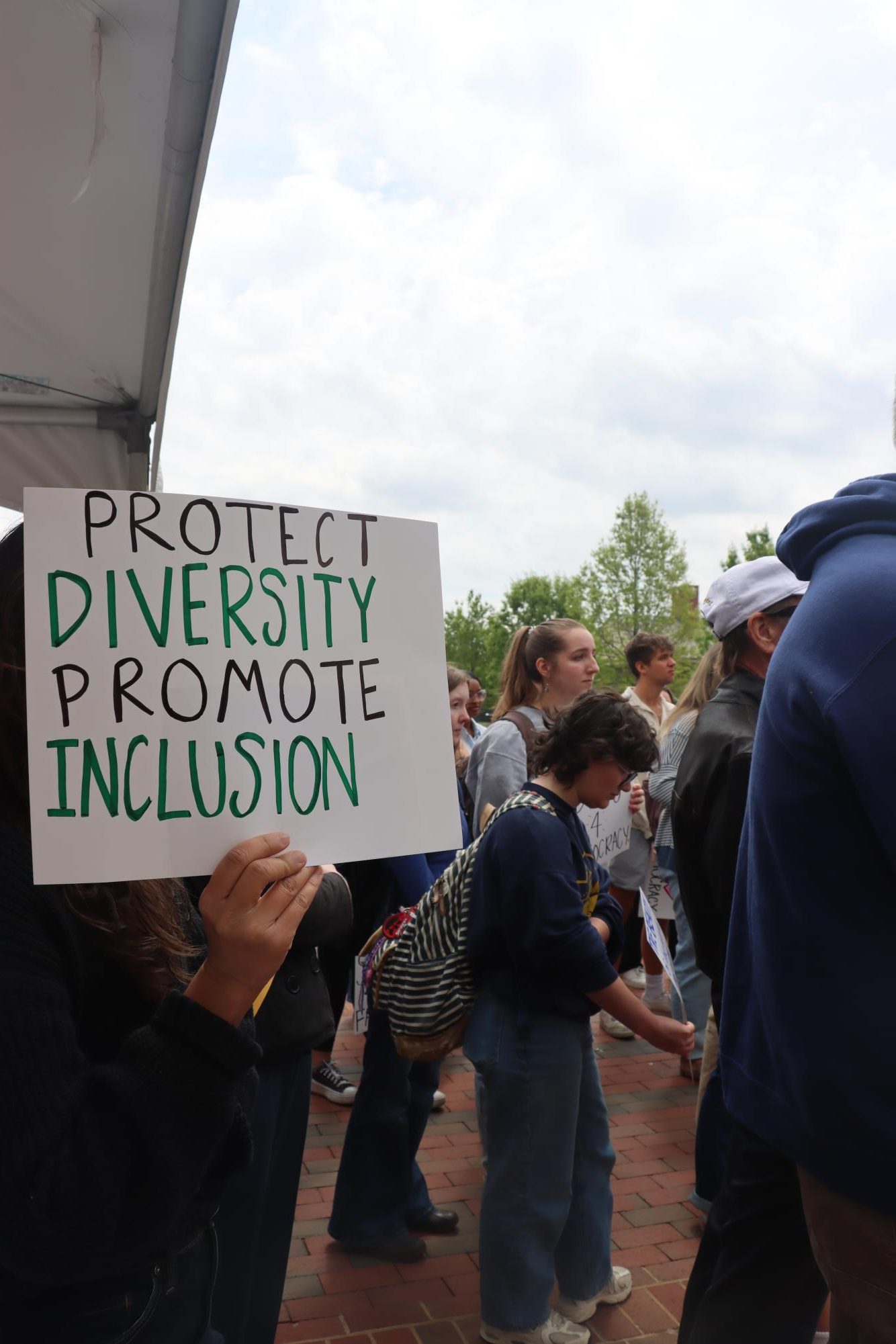 “Furman Stands Up” Rally Draws Crowd of Concerned Students
