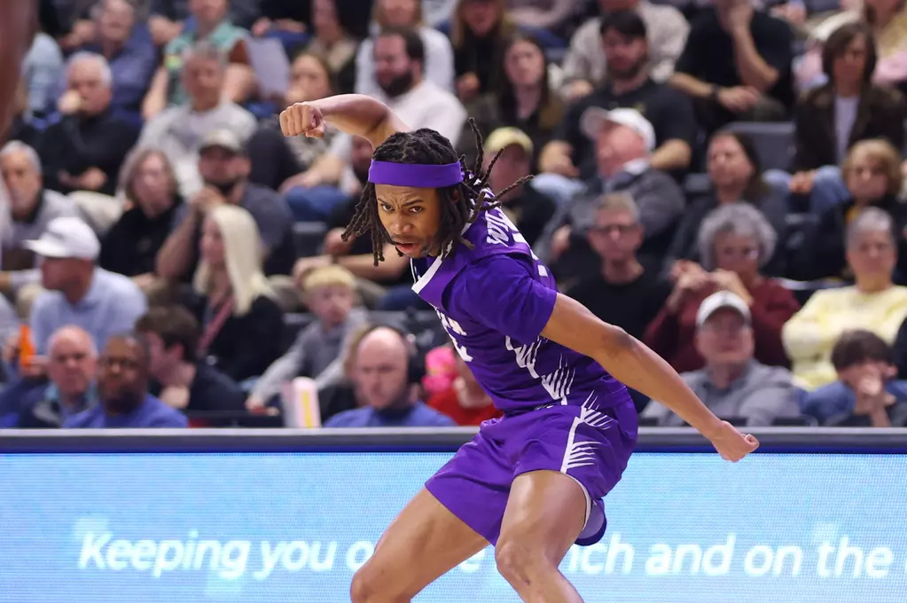 Furman Sends Wofford to the Doghouse, 76-67